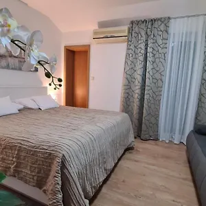 Bed & Breakfast Sobe/rooms Riva, Zadar